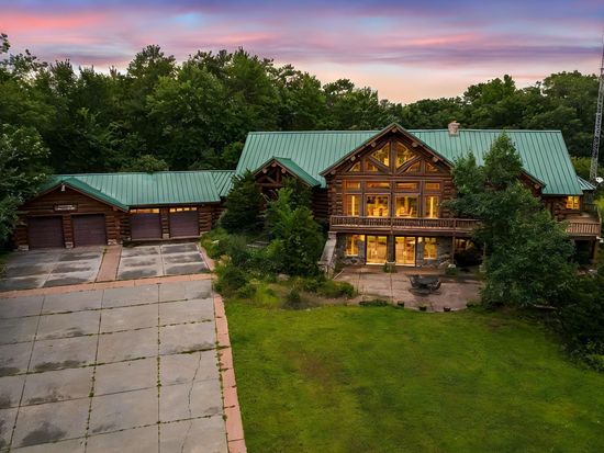 1383 Thelen Farm Trl, Houlton, WI 54082