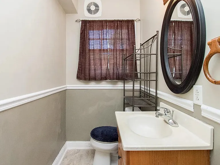 330 N Franklin Ave — Photo 4