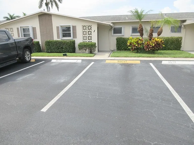 2572 Emory Dr E #J — Photo 28