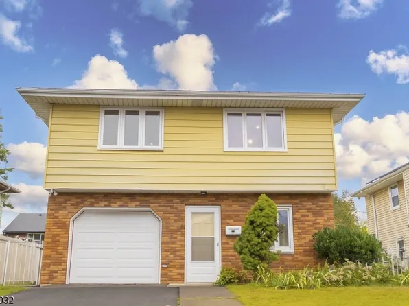 11 Roehrs Dr, Wallington Boro, NJ 07057