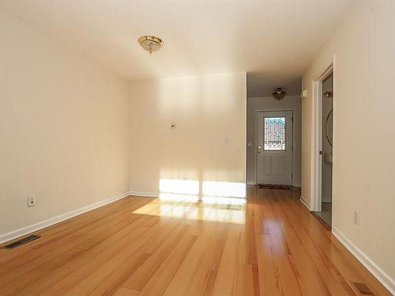 5th image of 39 Citadel Dr APT 2