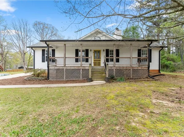 8615 Bayhill Dr, Gainesville, GA 30506