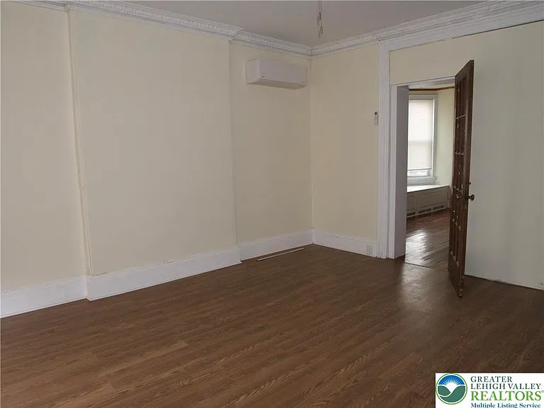 1020 Ferry St #1 — Photo 7