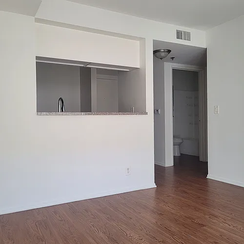 Floor plan 404