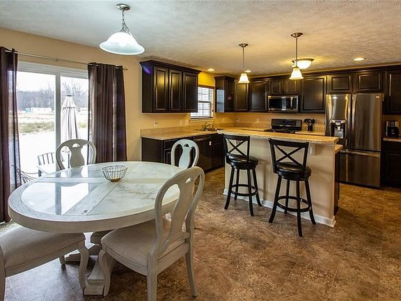 4th image of 4021 Primrose Way