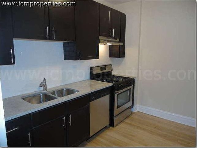 1st image of 5202 N Leavitt St #2FF