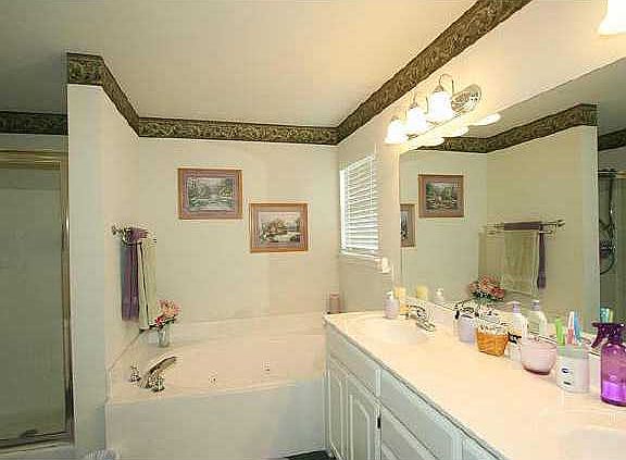 5th image of 12325 S Longhorn Cres W