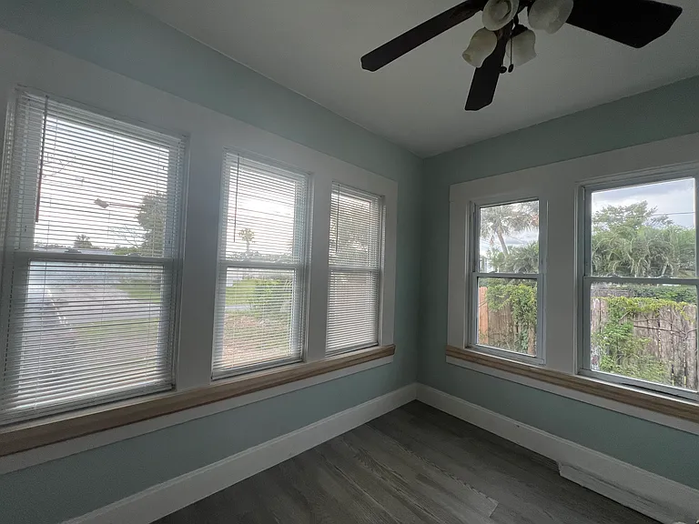 316 Bay St — Photo 28