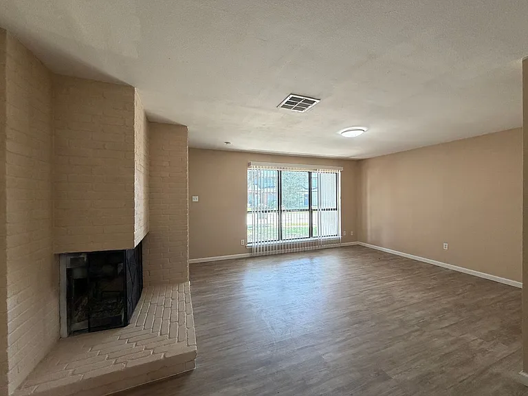 4226 Walnut Hills Dr #4 — Photo 4