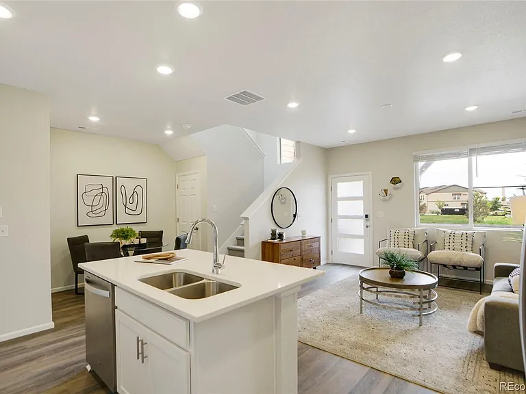 13838 Vispo Way — Photo 3
