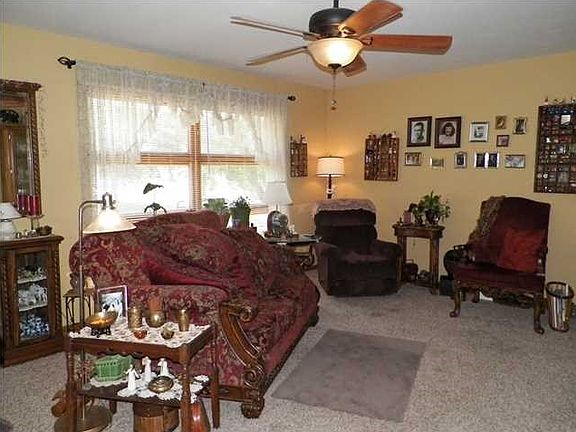 5th image of 118 Hemlock Ln