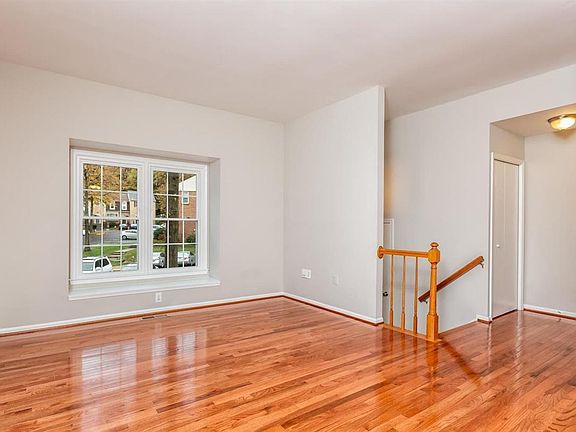 2nd image of 4705 Gainsborough Dr