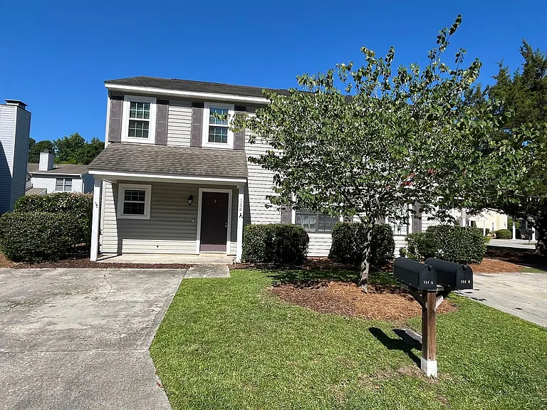 154 Lullwater Dr #A — Photo 2