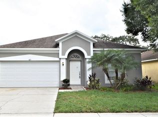 621 Sand Ridge Dr, Valrico, FL 33594