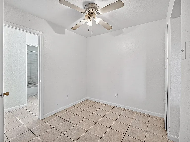 7200 Clarewood Dr #1904 — Photo 6