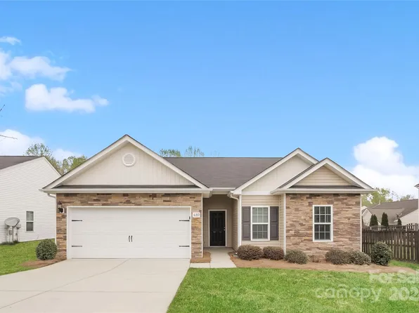 6310 Springbeauty Dr, Charlotte, NC 28227