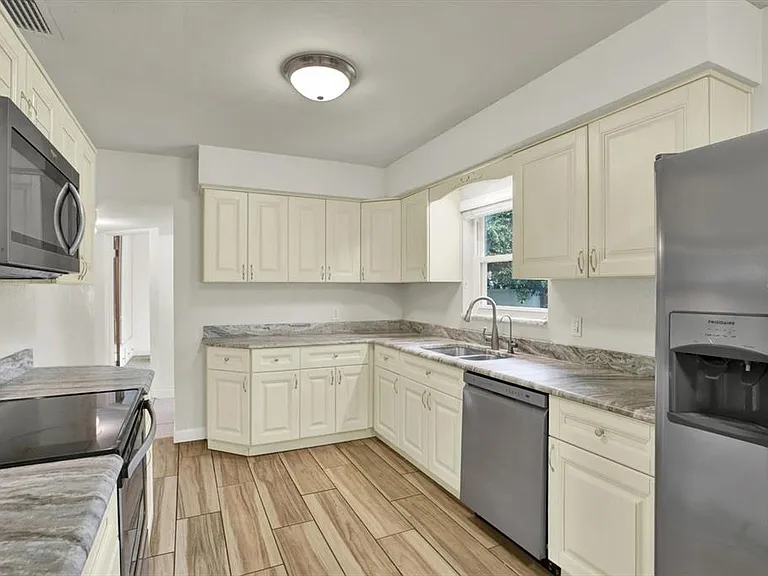 8567 Ridge Rd — Photo 4