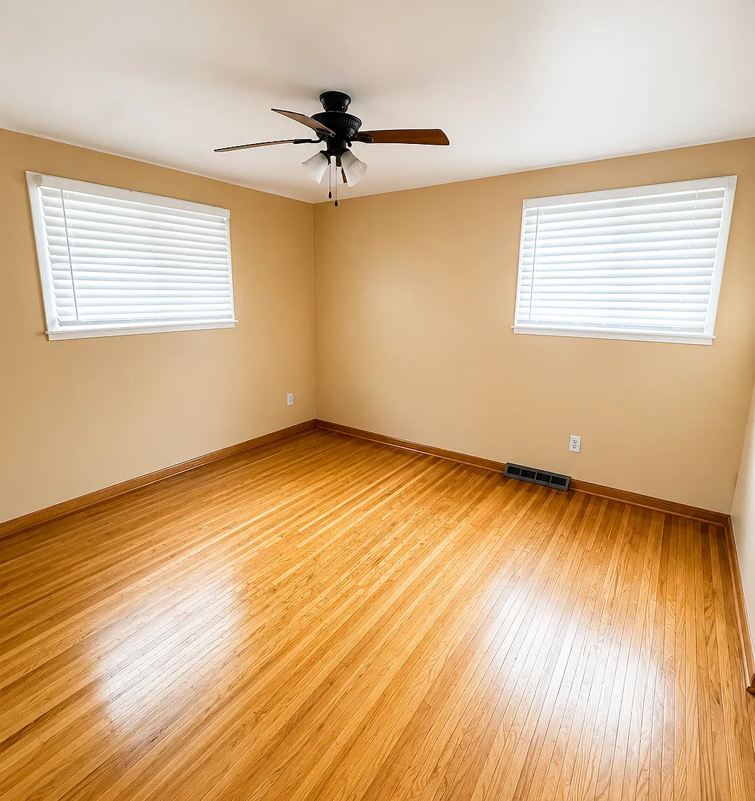 3 bed, 1000 sqft, $1,500 — Photo 2