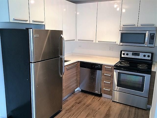 1st image of 925 W Carmen Ave APT 7G