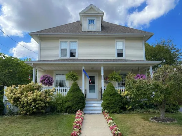 410 S Center St, Stockbridge, MI 49285