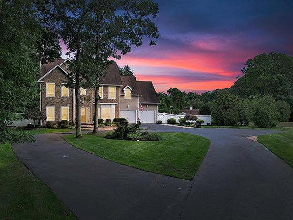 4th image of 243 Ivystone Ct