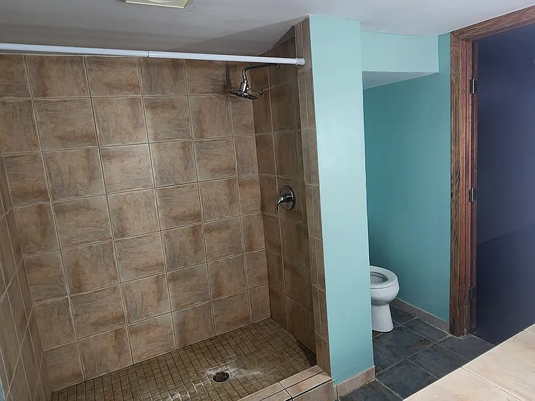 1624 E Oakland Ave — Photo 15