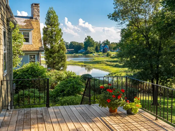 14 Shoalpoint Ln, Riverside, CT 06878