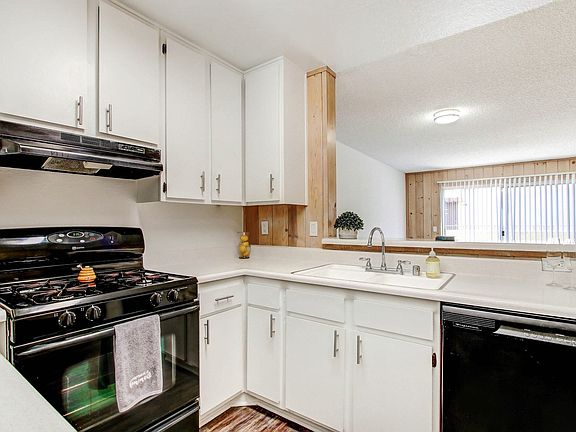 3rd image of 6929 Kester Ave #209