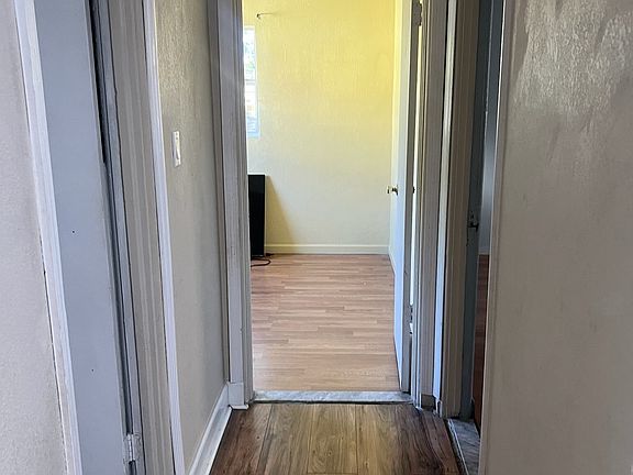 4th image of 11 N Lancelot Ave