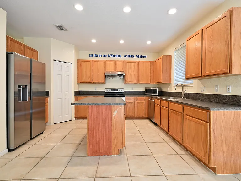 2789 S Evergreen Cir — Photo 2