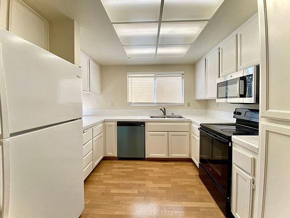 4th image of 4572 Celia Ct