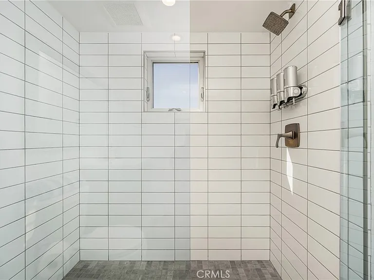 4405 Channel Pl — Photo 47