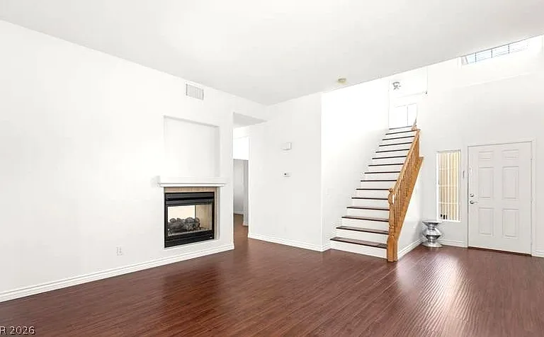 9123 Weeping Hollow Ave — Photo 3