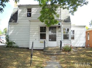 506 School St, Henry, IL 61537