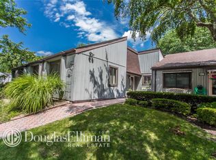 138 Strathmore Gate Dr, Stony Brook, NY 11790