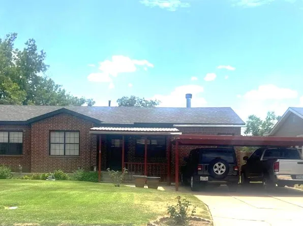 2003 W 20th St, Plainview, TX 79072