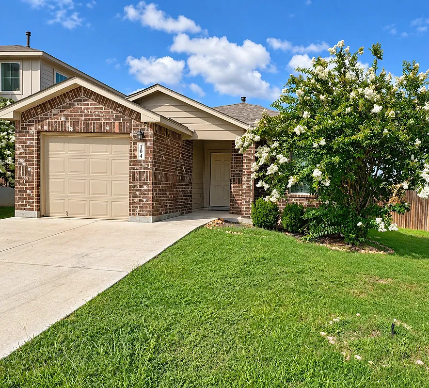 3 bed, 2.0 bath, 1141 sqft, $1,700 — Photo 1