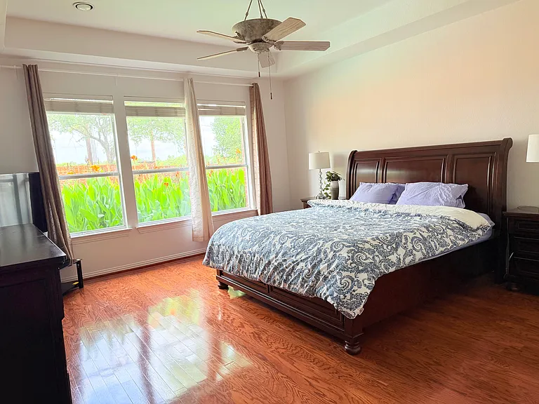 525 Abbey Ct — Photo 11