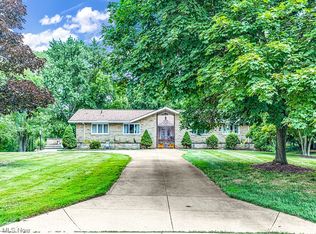 7557 Midland Rd, Independence, OH 44131