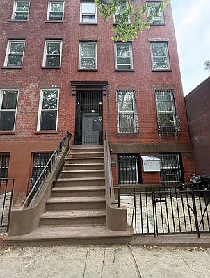 86 Waverly Avenue 