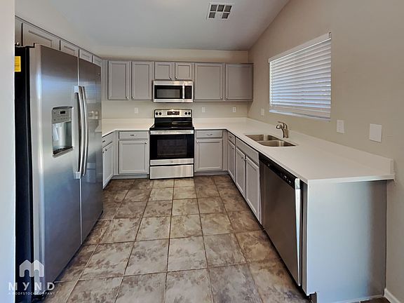 3rd image of 15550 W Supai Cir