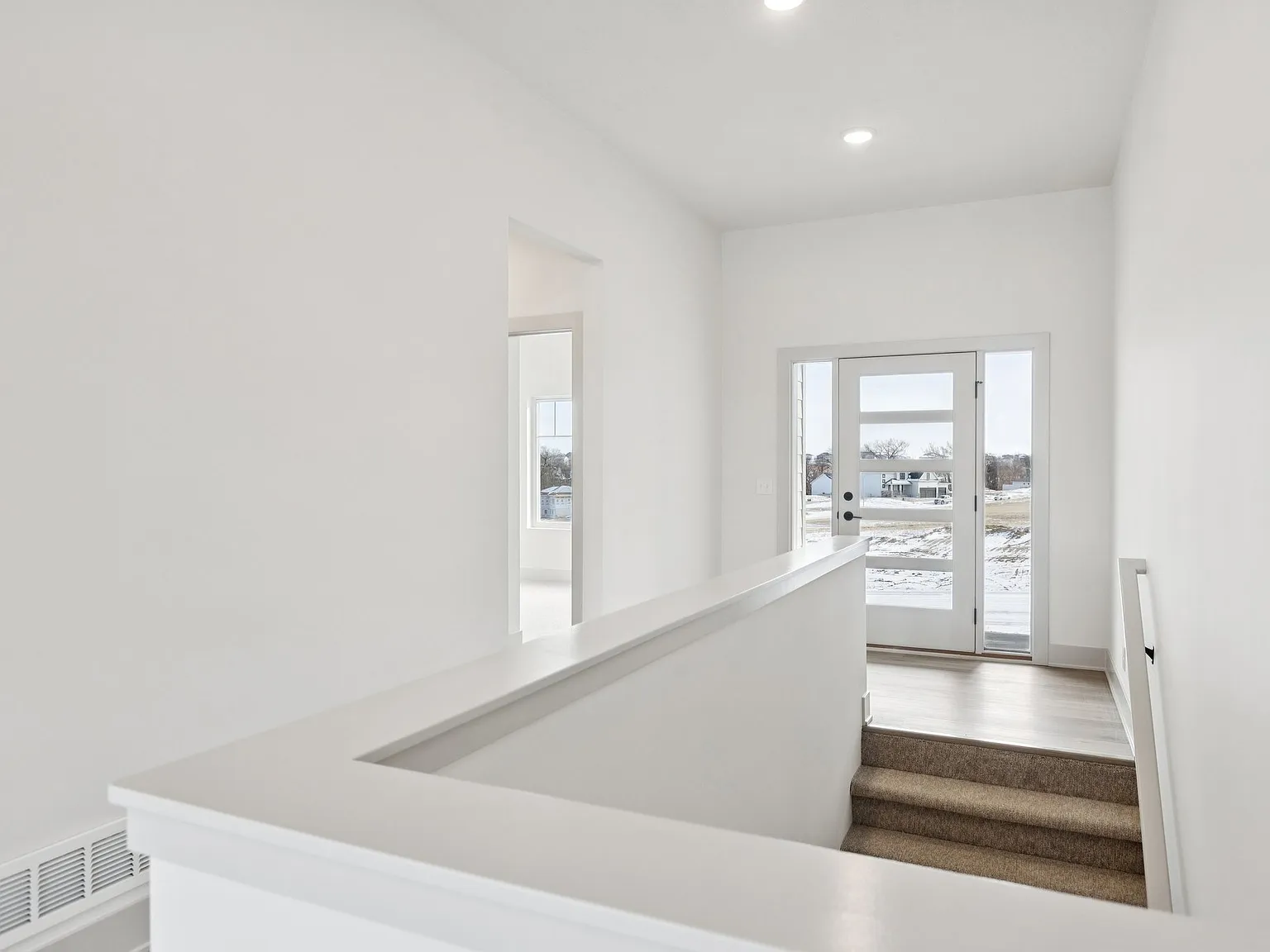 4 bed, 2750 sqft, $3,900 — Photo 3