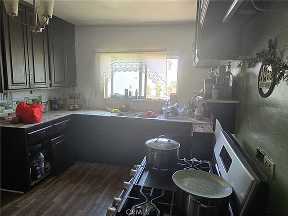 5th image of 759 E 84th Pl