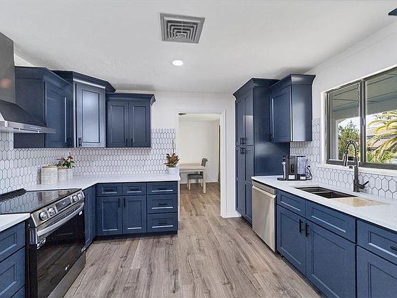 5th image of 18 PEBBLE BEACH ROAD