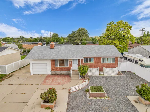 9950 S Barium Ln, Sandy, UT 84094