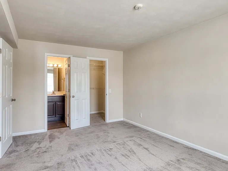 North Beach Apartments — Photo 52