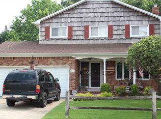 40 Kent Rd, Valley Stream, NY 11580