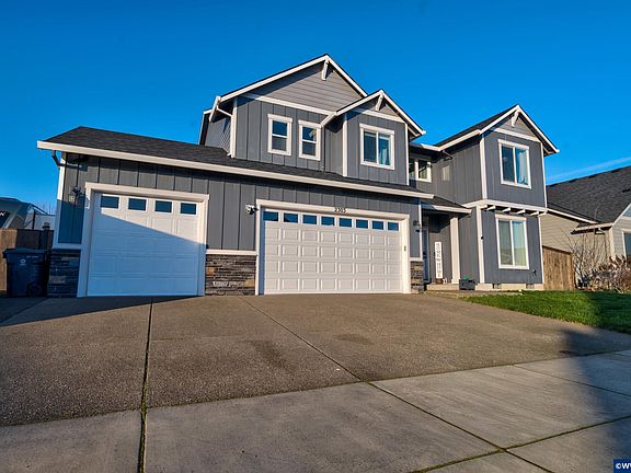 3rd image of 2303 NE Deciduous Ave