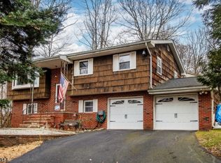 18 The Rotunda, Andover, NJ 07821