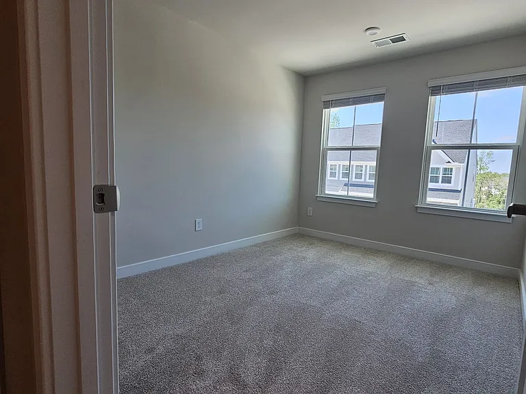 336 Lograto Ln — Photo 18